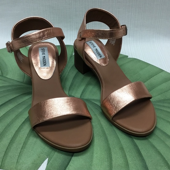 Steve Madden New Golden/Bronze Shoes - Picture 2 of 8